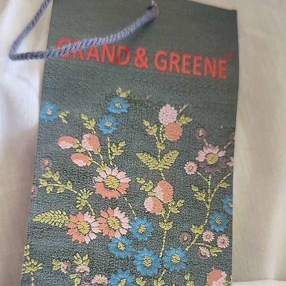 NWT Grand & Greene Embroidered Off Shoulder Boho Top Size Small - Picture 8 of 10